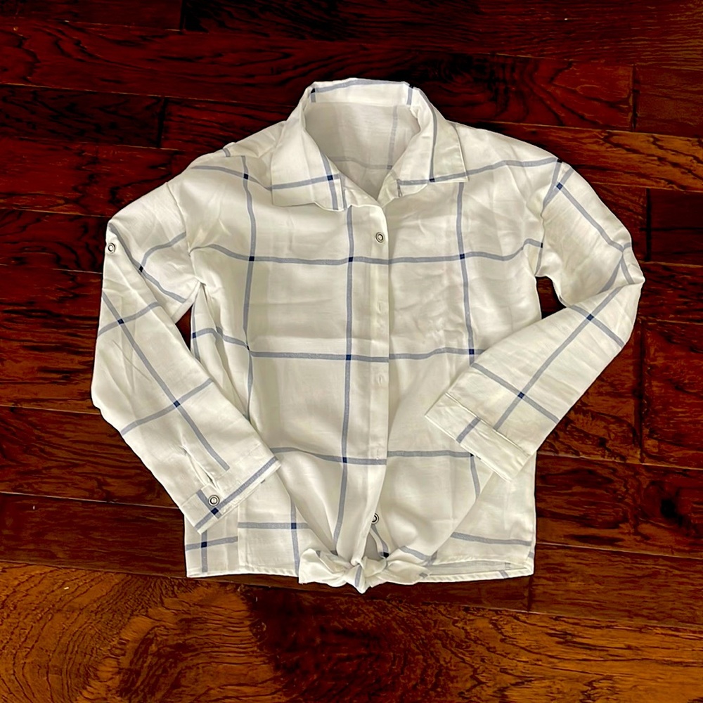 Size S blouse.